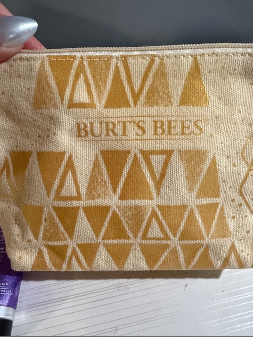 Rae Dunn & Burt’s Bees, BEE 🐝 bundle. Two lotions, cosmetic bag, mug,& Vase. NWT - Picture 9 of 11